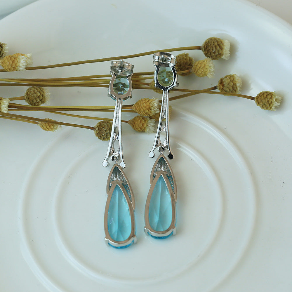 Simple atmospheric water drop earrings earrings