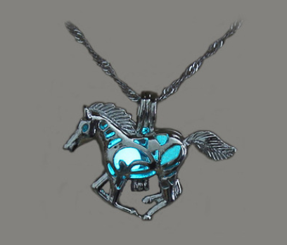 Europe and the United States sell fashionable luminous beads necklace, concise pierced Horse Pendant, spot direct Halloween jewelry