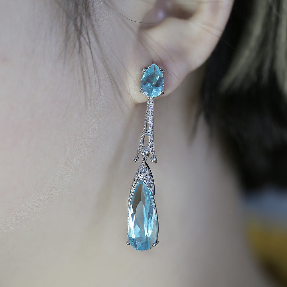 Simple atmospheric water drop earrings earrings