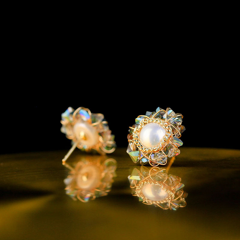 Female Pearl Stud Earrings