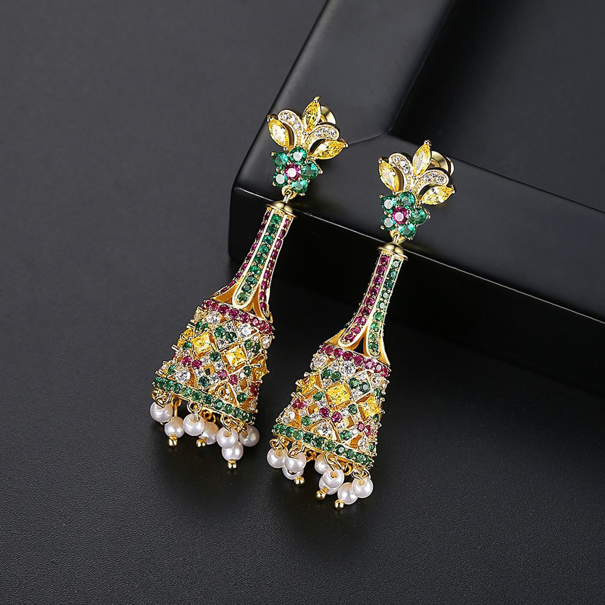 Jinse Jin Margin Earrings New Creative Retro Color Long Bells Pearl Female Palace Banquet Earrings Earrings