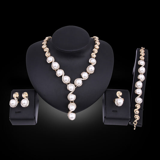 Fashion Exquisite Pearl Necklace Earrings Set