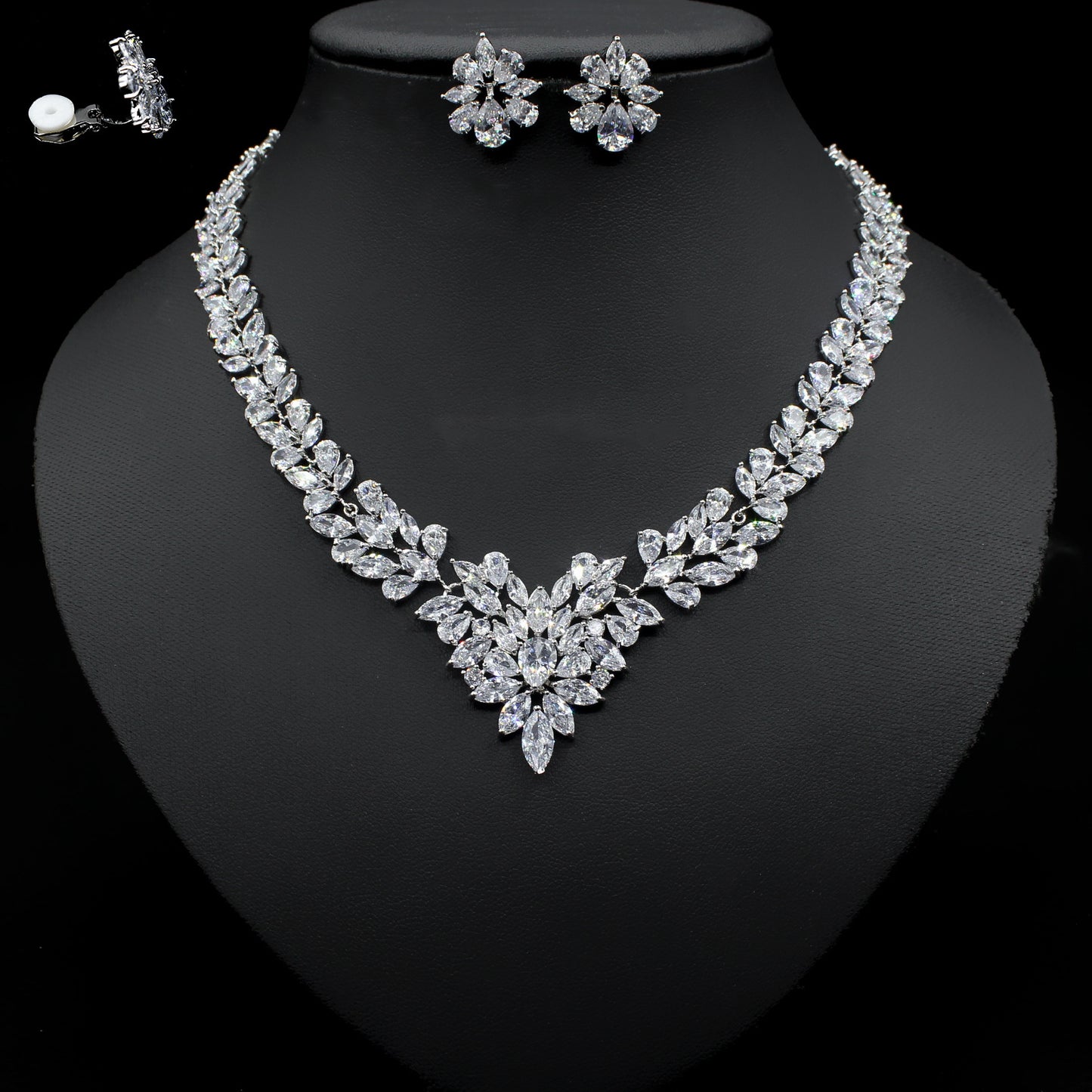 Fashion Ice Flower Earrings Zircon Necklace Set