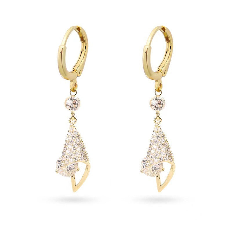 New Three-dimensional Full Rhinestone Golden Earrings Women&#39;s Luxury Personality Fashion Earrings Wedding Jewelry Birthday Gifts