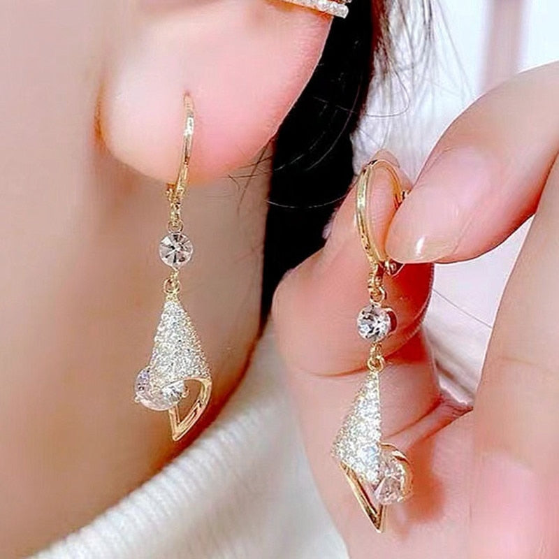 New Three-dimensional Full Rhinestone Golden Earrings Women&#39;s Luxury Personality Fashion Earrings Wedding Jewelry Birthday Gifts